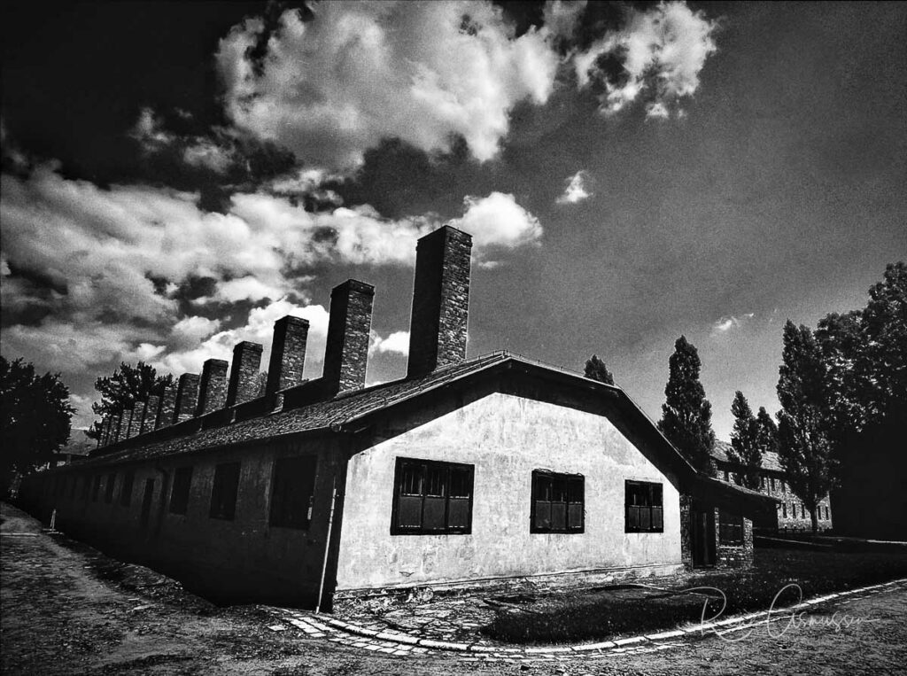 Auschwitz er også kendt som Auschwitz-Birkenau og var den største og mest berygtede koncentrations- og udryddelseslejr